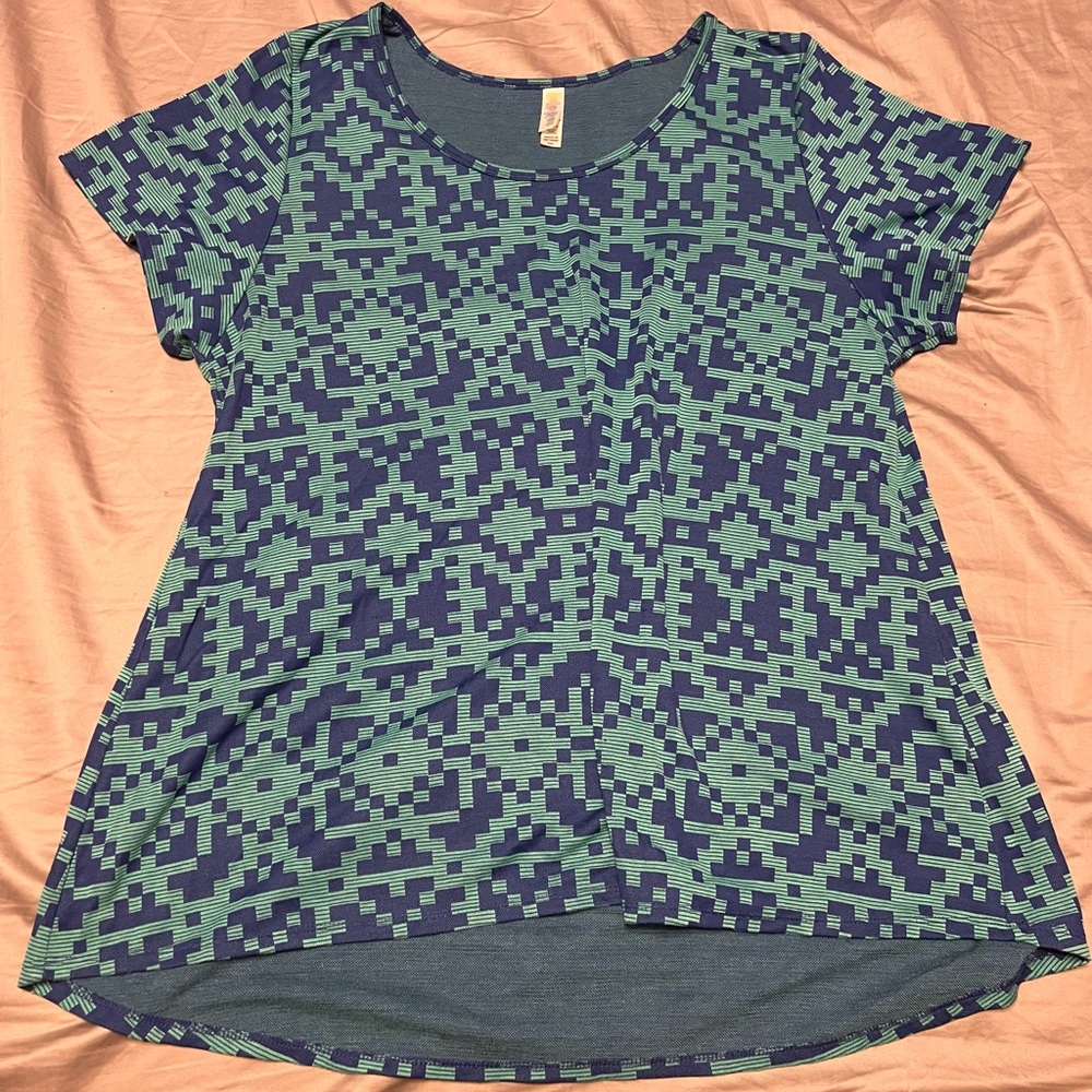 LuLaRoe 3xl Blue and Green Graphic T-Shirt